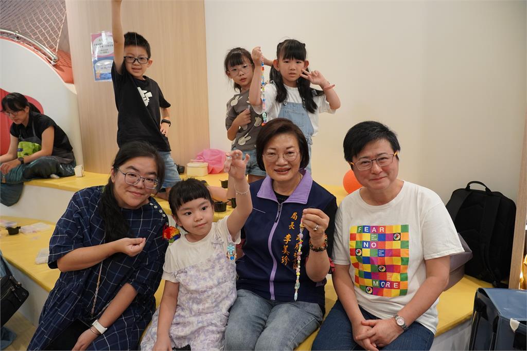 新北用彩虹說愛！同婚施行7周年 親子同樂共學性別友善