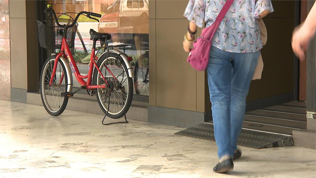被害人「從美國一路被騙回台灣」　員警埋伏逮人　查獲130萬贓款