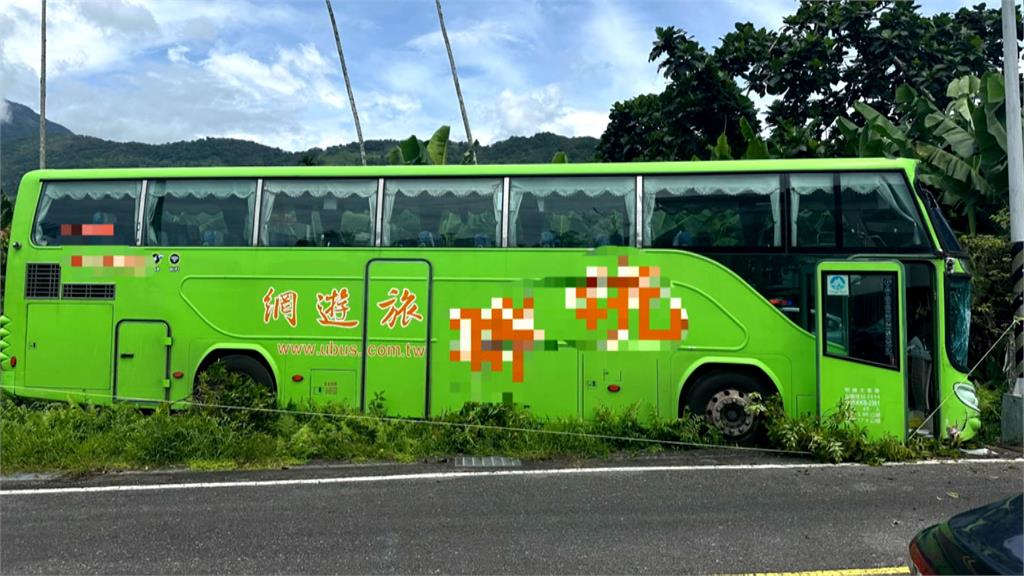 吃感冒藥頭昏釀禍？客運駕駛一路撞幸無人受傷