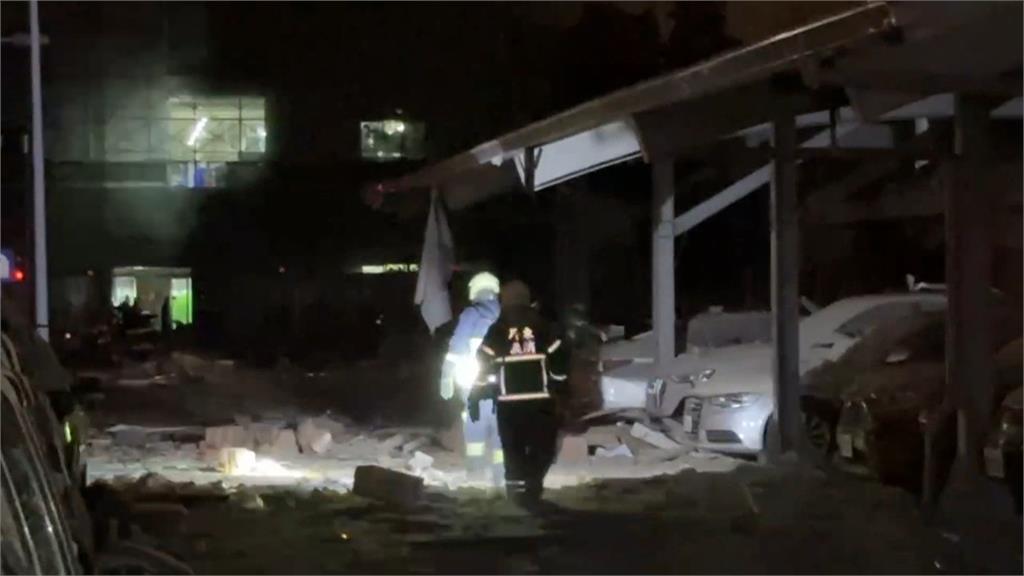 屏科明揚球具廠起火 疑似廠內化學物遇水爆炸