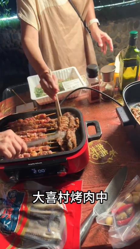 黃安宣布出家又曬「烤肉畫面」 怒發文揭「真實立場」:吃素一定上天堂?