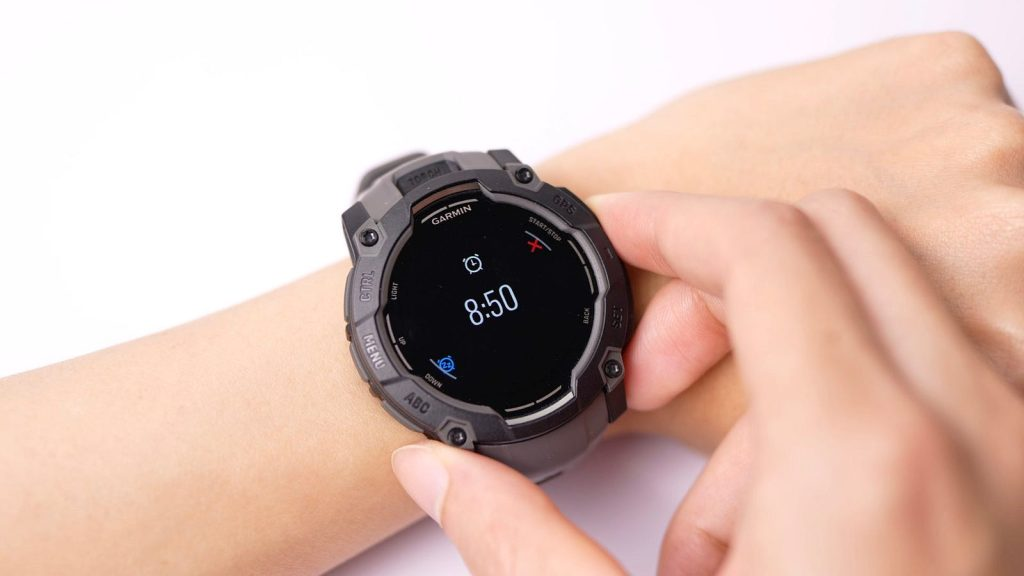 受到大老闆們的愛「戴」?Garmin Instinct 3 體驗分享
