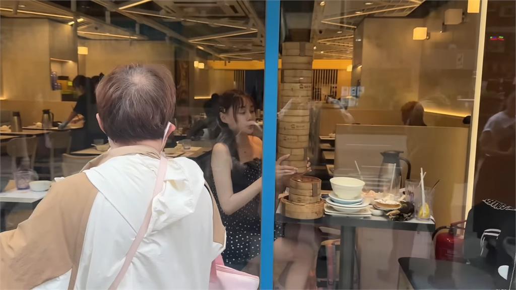 正妹嚐港式飲茶「點3次餐都吃不夠」 蒸籠疊超高嚇壞闆娘:食量頂10人