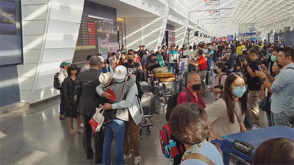最後一批滯留以色列74名遊客返台　外交部發布「橙色」旅遊警示