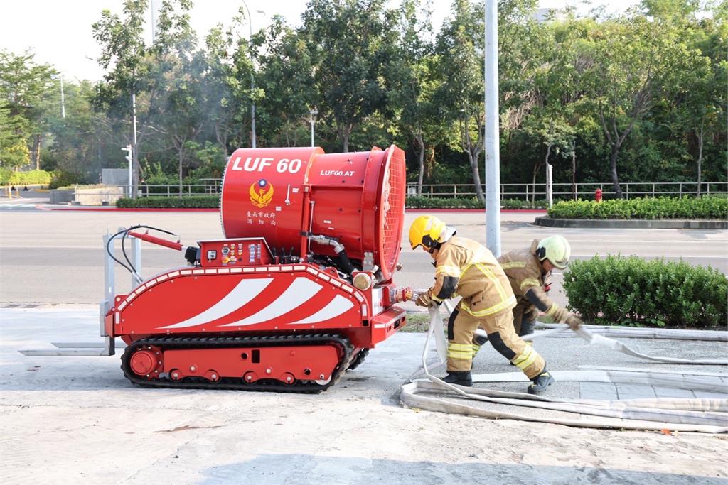 台南導入機器人協助救災　黃偉哲：提升消防戰力保護同仁安全