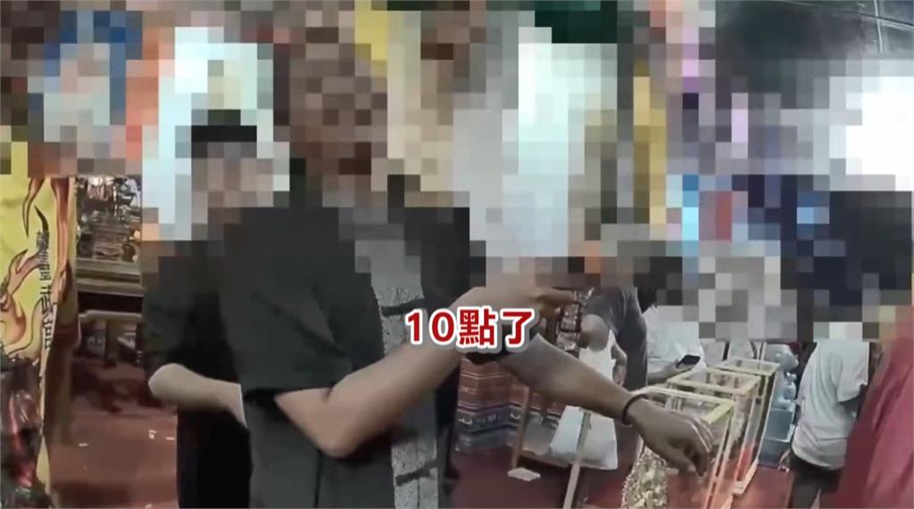 遶境煙火狂炸擾民！　宮廟主委阻擋執法與警爆激烈拉扯