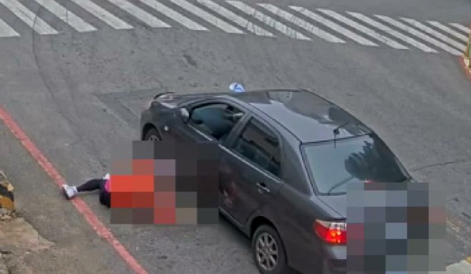 目睹金門驚悚車禍 民眾拎「高粱」攔車救騎士