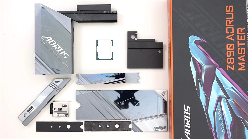 加入 Thunderbolt 了!GIGABYTE Z890 AORUS Master 補上 I/O 最後一塊拼圖