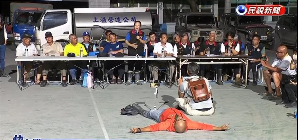 遭災民狂嗆…徐榛蔚自誇「募到電鍋、洗衣機」！阿北「中路躺地比中指」她尬了