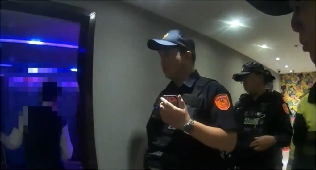 友人群聚慶生開趴「玩推筒子」遭突襲臨檢…整團打包進警局開同學會!