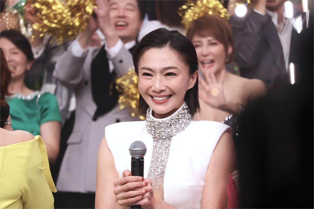 《民視第一發發發》侯怡君每套禮服6位數四個月設計!設計師為了她都躲起來