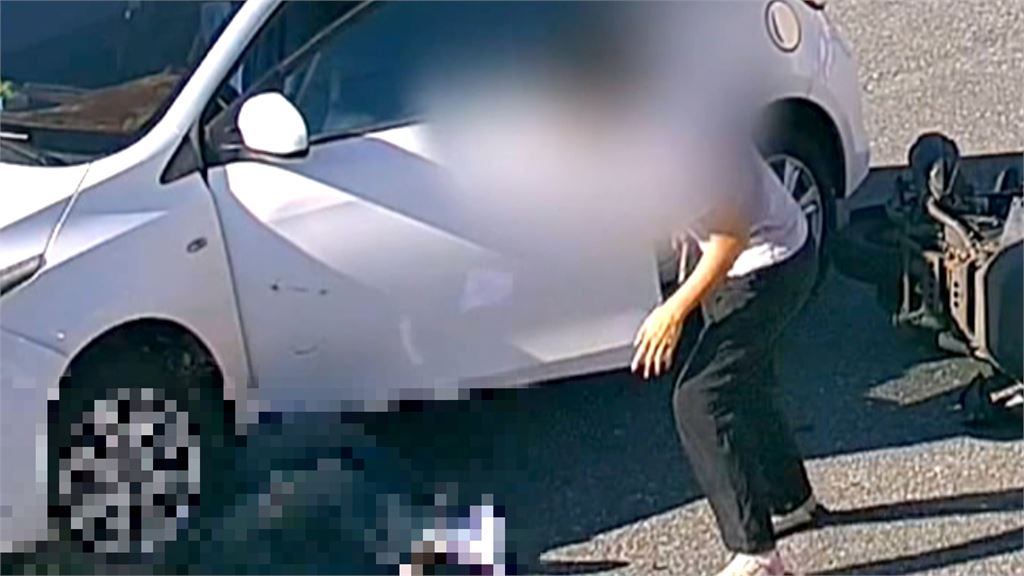 驚險！花蓮女大生騎車切入車道　遭車輾捲車底
