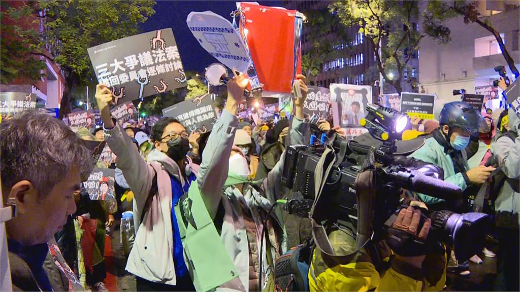 快新聞/青鳥圍立院高喊「討伐傅崐萁」! 賴中強提活動5大訴求