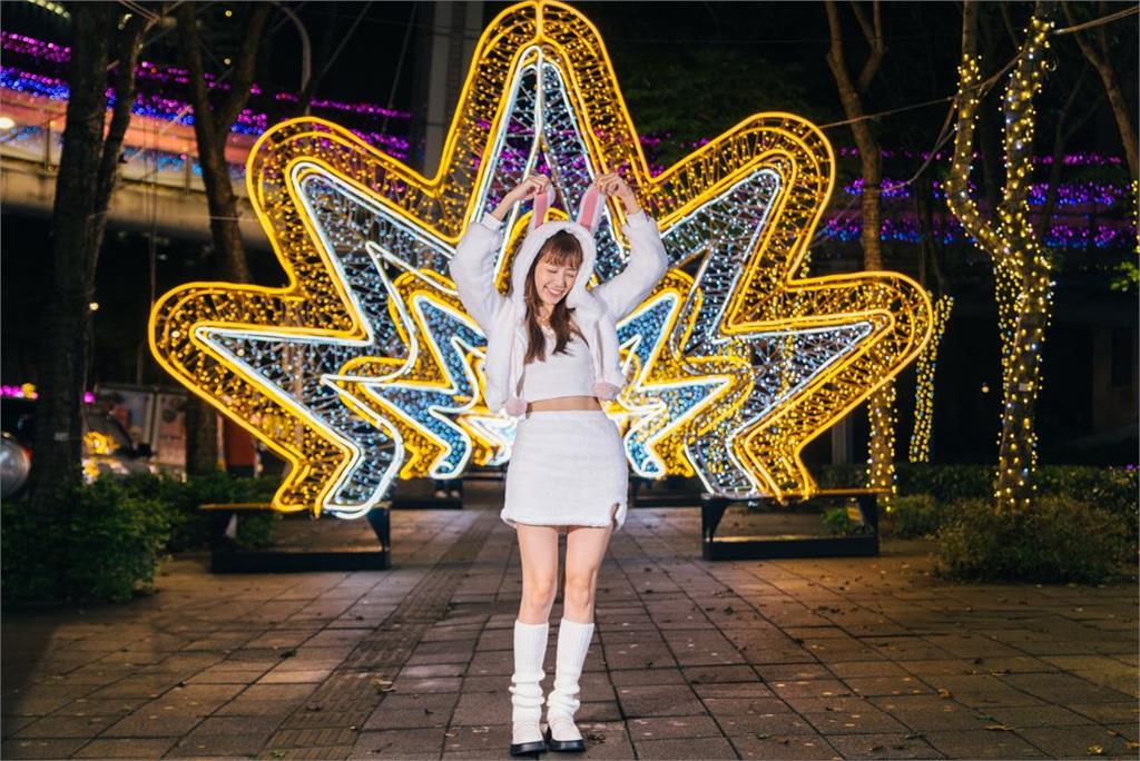 濃厚耶誕氛圍遍灑周邊 璀璨絢麗廊道奇幻登場