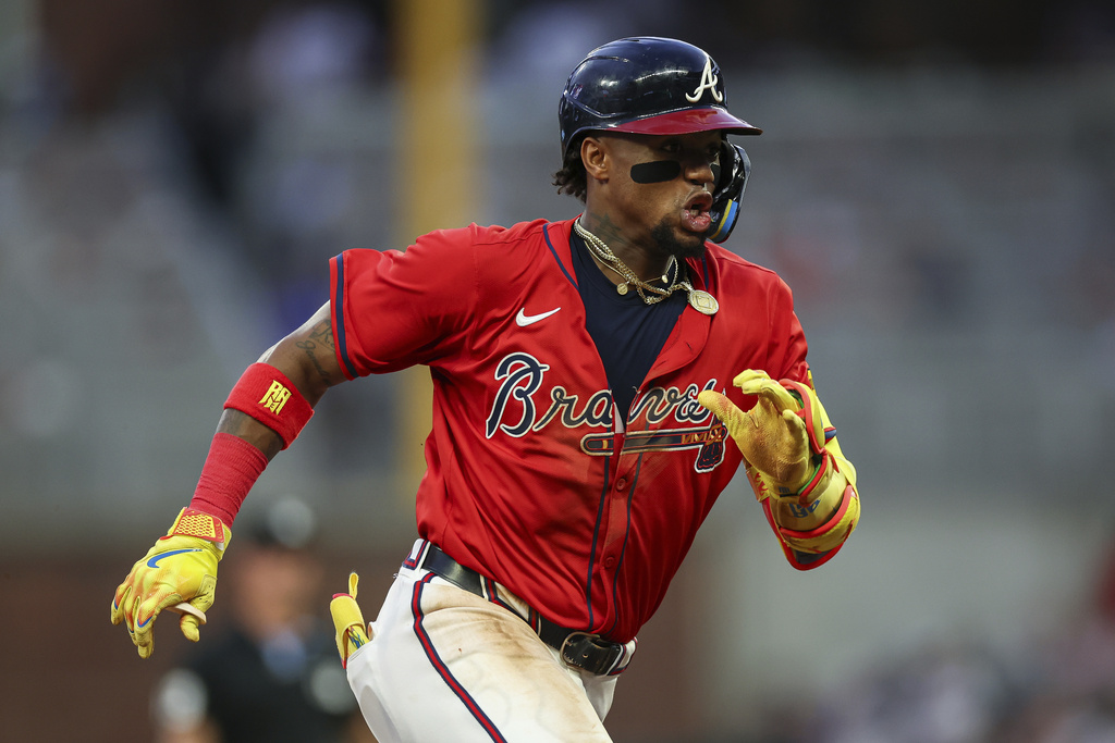 MLB(影)／超強雷射肩來了！阿庫尼亞「無彈跳」長傳三壘阻殺美技讓洋基球迷全傻眼
