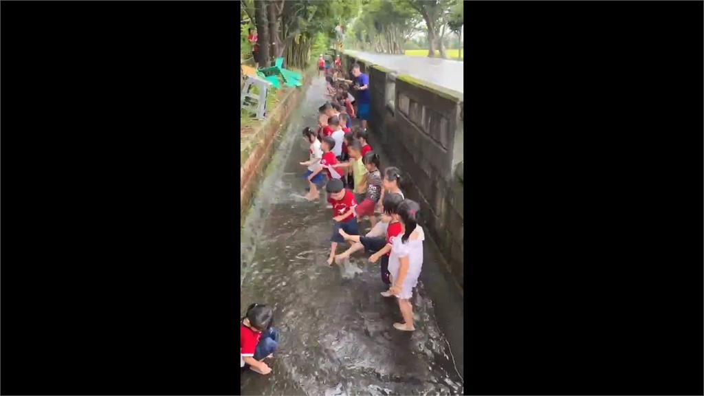 幼兒園帶童到「灌溉水圳戲水」掀熱議　水利署：未違法但應事前通報