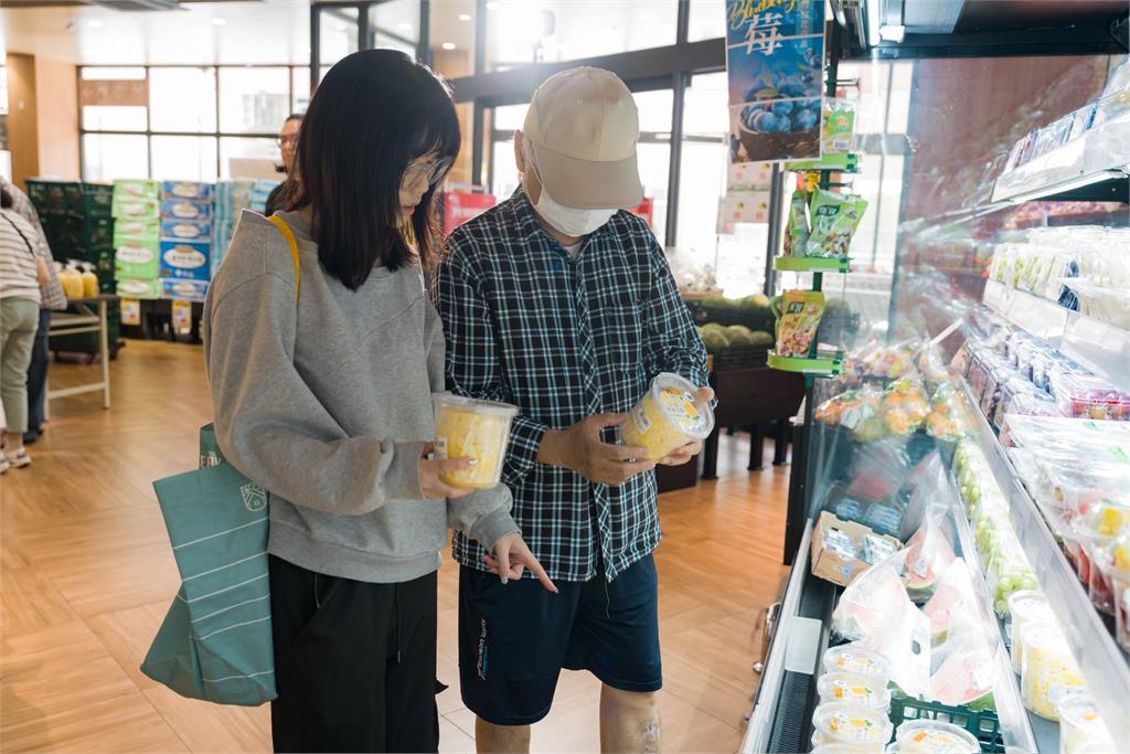 「留友吃」夏季消暑聖品！ 全聯熱銷高雄首選鮮削鳳梨 產季總供應上看30萬支