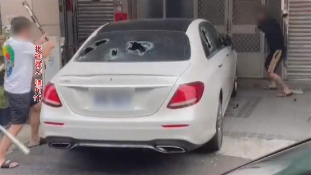 球棒4煞砸爛賓士車　車主丈夫竟是台中港警