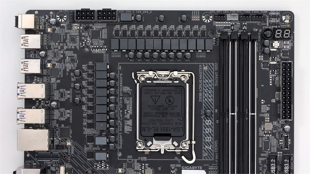 加入 Thunderbolt 了!GIGABYTE Z890 AORUS Master 補上 I/O 最後一塊拼圖