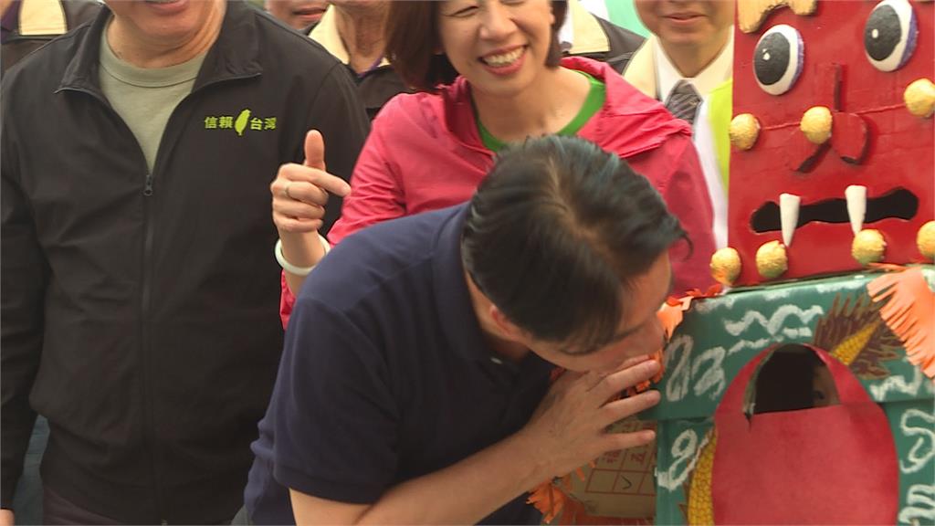 賴清德烏日玉闕朝仁宮參拜 小小千里眼神尊相迎