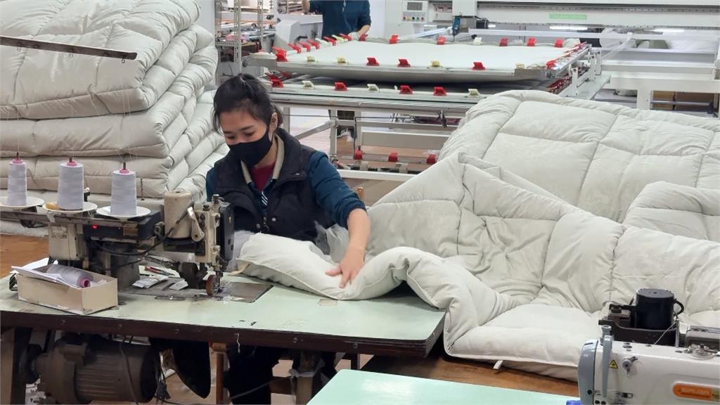 寒冬送暖! 棉被業者豪砸百萬 「800條發熱被」免費送