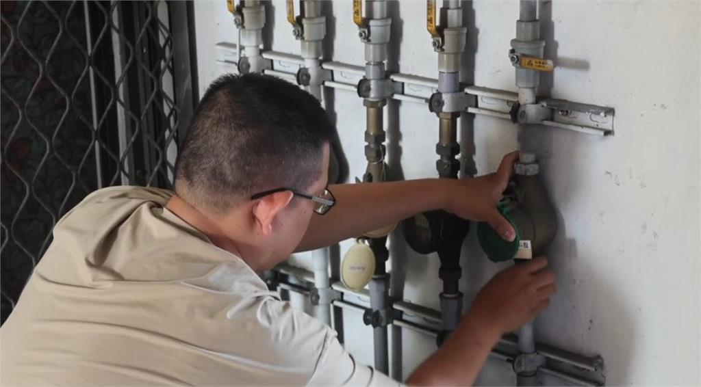 男客「養生館翻牌」嫩妹變40+阿姨!照樣「加500」吹玻璃ING警破門