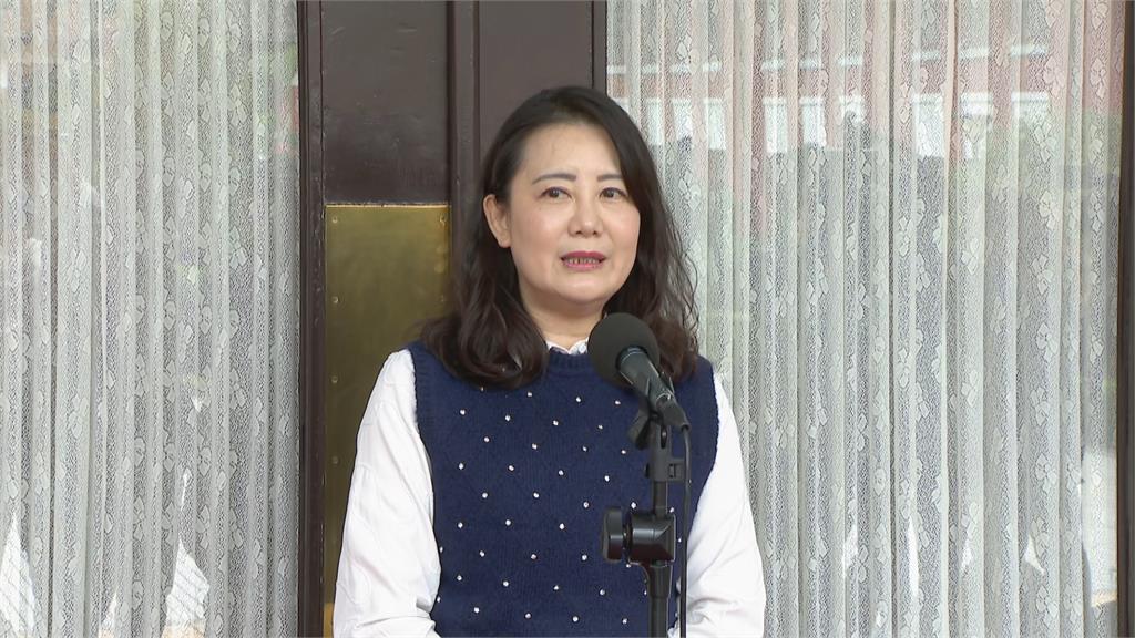 快新聞/綠委清晨5點集結防突襲!王義川坐上主席台 吳思瑤:藍白要擋運動部擋幾次