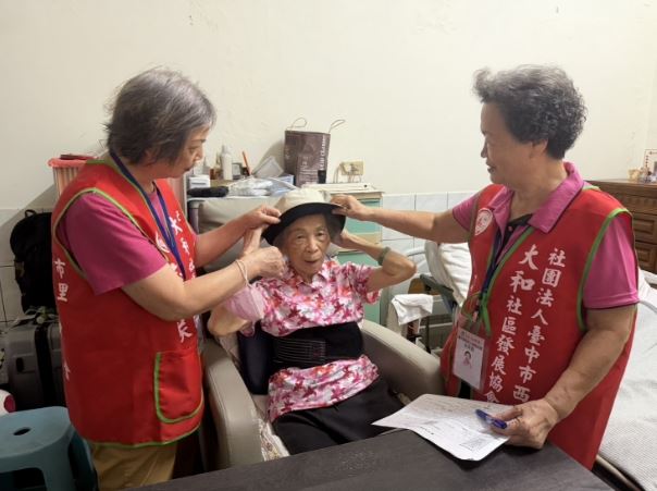 敲敲家門打開心門  臺中市全面訪查11萬名獨居長輩