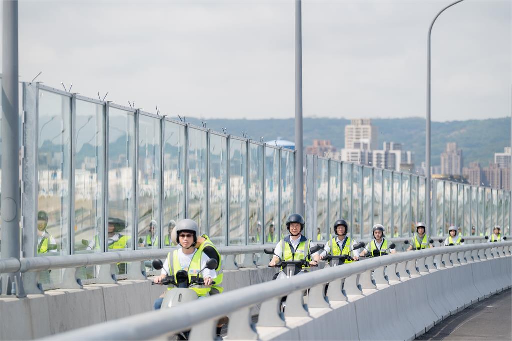 專家:手指輕放煞車拉桿屬防禦駕駛技巧 可縮短反應時間