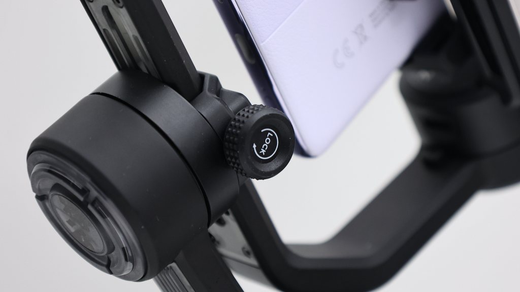 裝上智慧追蹤後 拍攝更便利 Zhiyun Smooth 5S AI