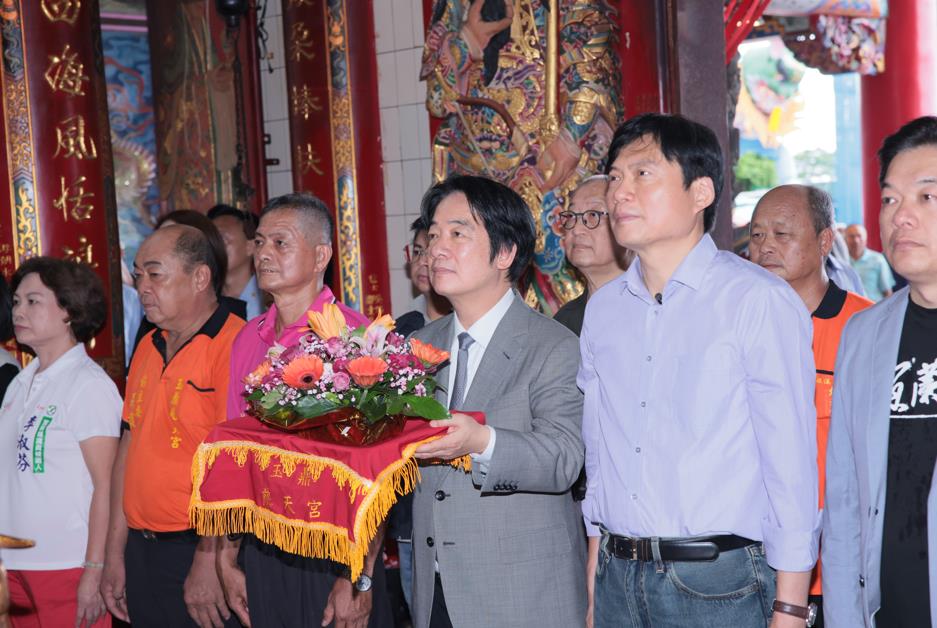 快新聞／賴清德赴宜蘭參香祈福　與林國漳合體：擦亮民主招牌、攜手共創好生活