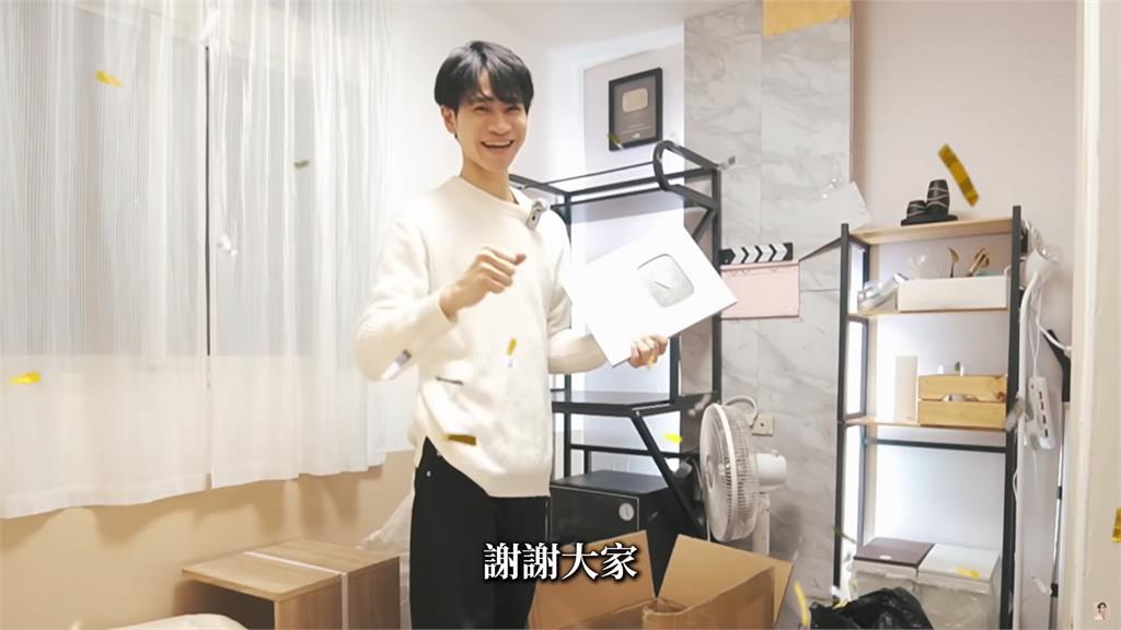 Andy老師哽咽告別10年小套房！　影片13小時破200萬觀看