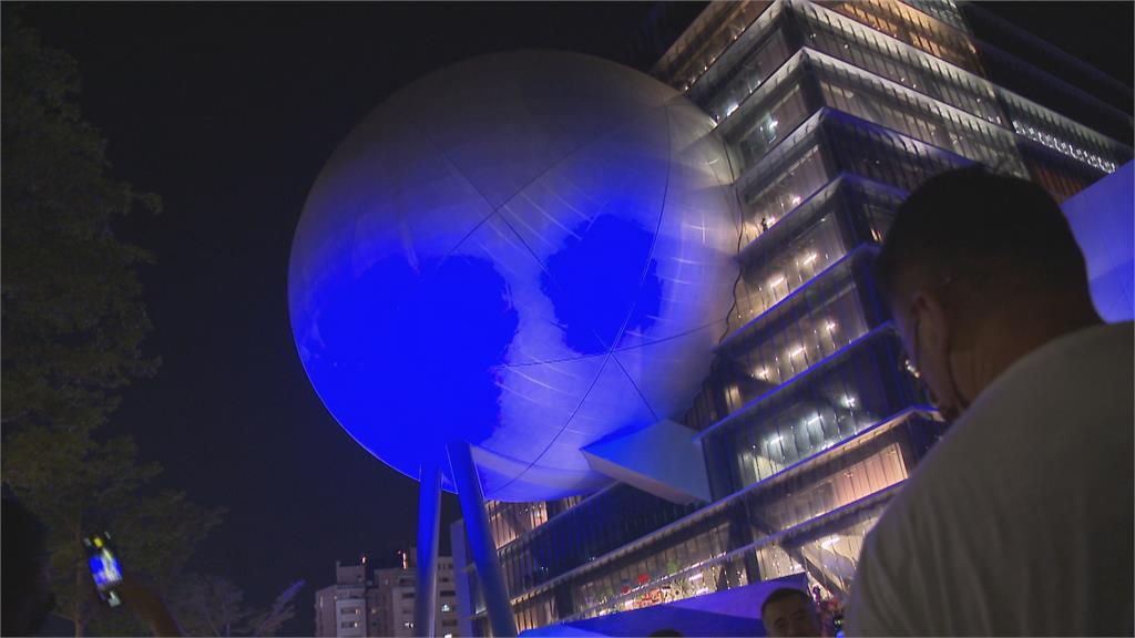 「白晝之夜」湧入人潮 柯文哲自喊超過40萬人