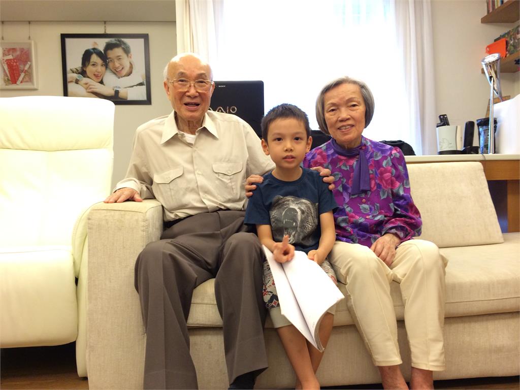 前總統府顧問陳土根辭世享耆壽97歲   律師陳玲玉撰文「爸爸的抽屜」緬懷