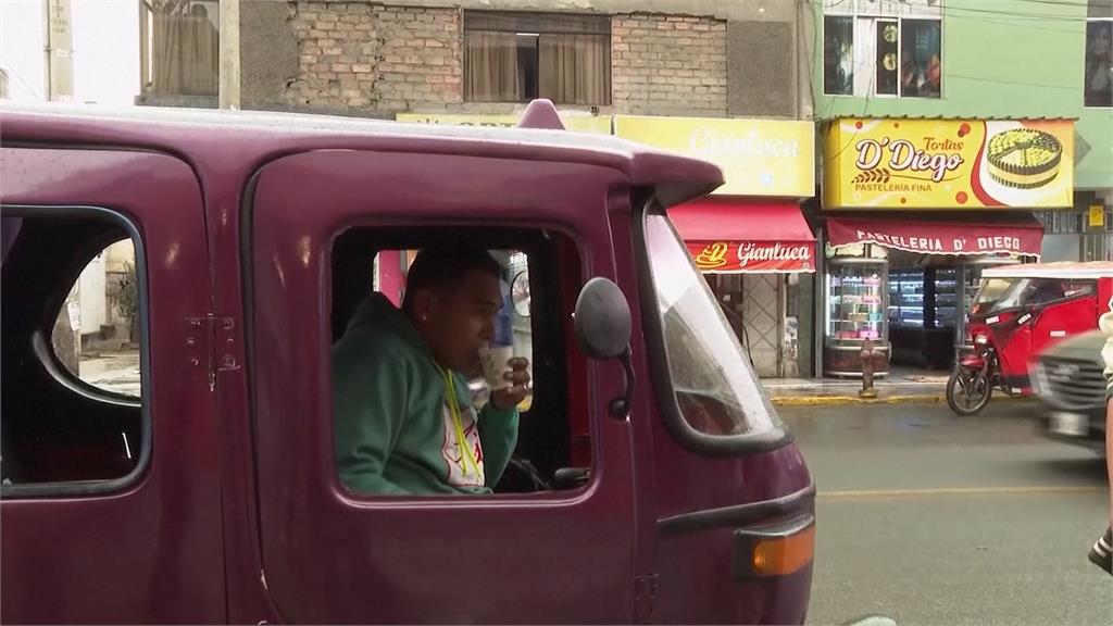 秘魯工作難找！　委瑞內拉移民創業開行動咖啡車