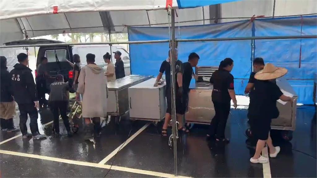 花蓮光復道路滿是泥濘　罹難遺體受困運屍成難題
