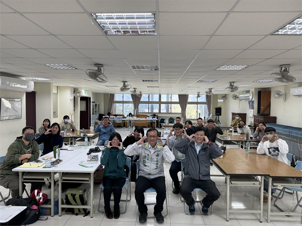 快新聞/深耕苗栗!綠縣黨部首辦「青年營」 盼年輕世代讓國際看見台灣