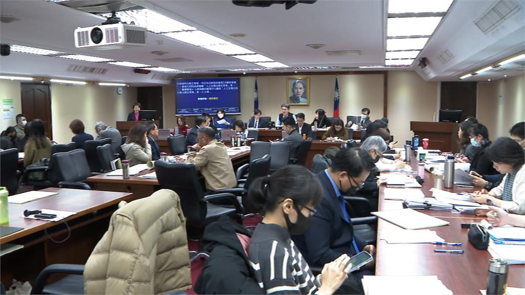 林國成酸「考試不及格留任」　陳昭姿：我簽的是代孕條款