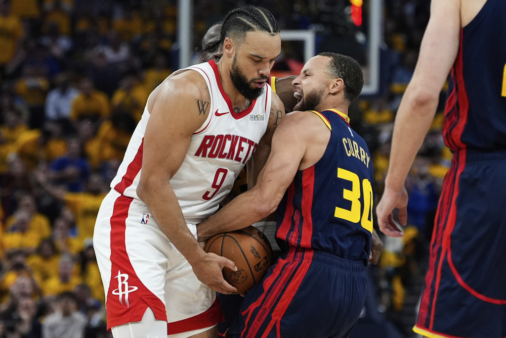 NBA(影)／勇士火箭火爆激戰！上半場「大場面」不斷　柯瑞也被吹T