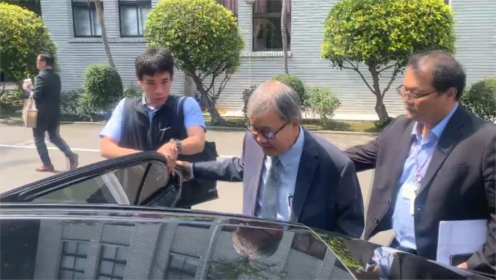 區桂芝主張「0軍購」惹議　鄭英耀：老師應謹守份際