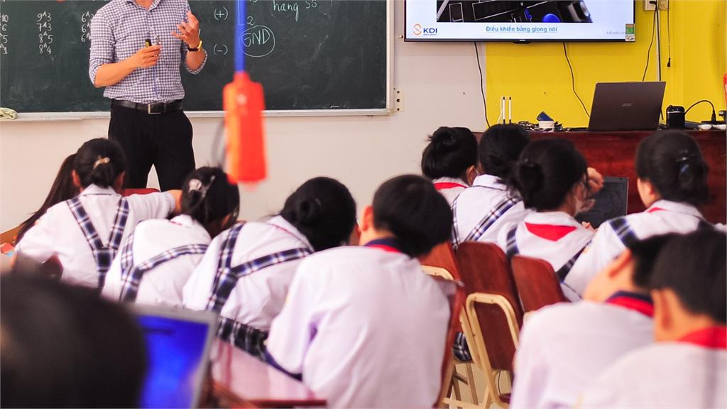 國中生抄罰寫到半夜…家長怒告學校要國賠200萬！結局神反轉「判免賠原因曝」