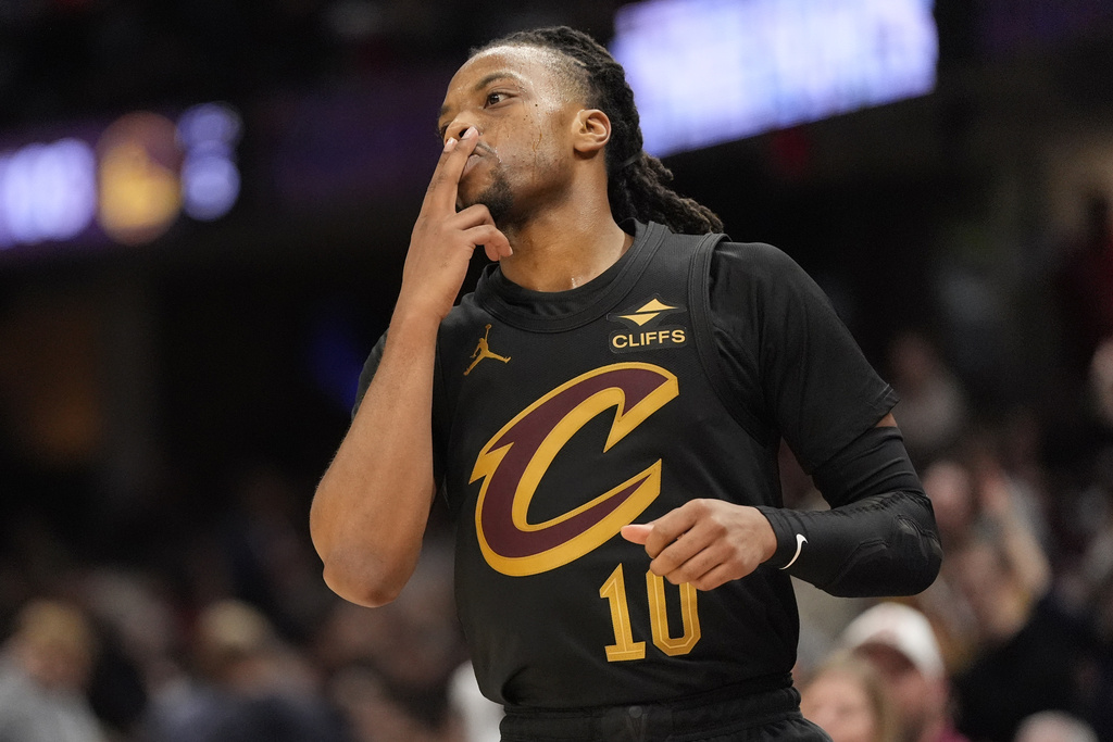 NBA(影)/新賽季最強球隊無人能擋! Curry率勇士前來踢館受重創