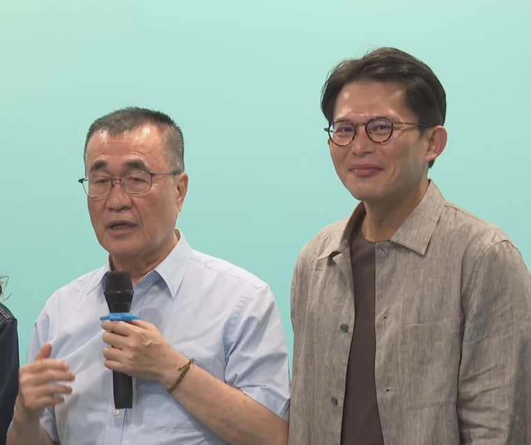 快新聞／怕被拖累？白營成立後援會　李四川同框黃國昌20分鐘就快閃　