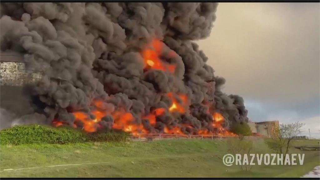 俄烏戰況再升溫！　遭無人機攻擊克里米亞燃料庫爆炸釀大火
