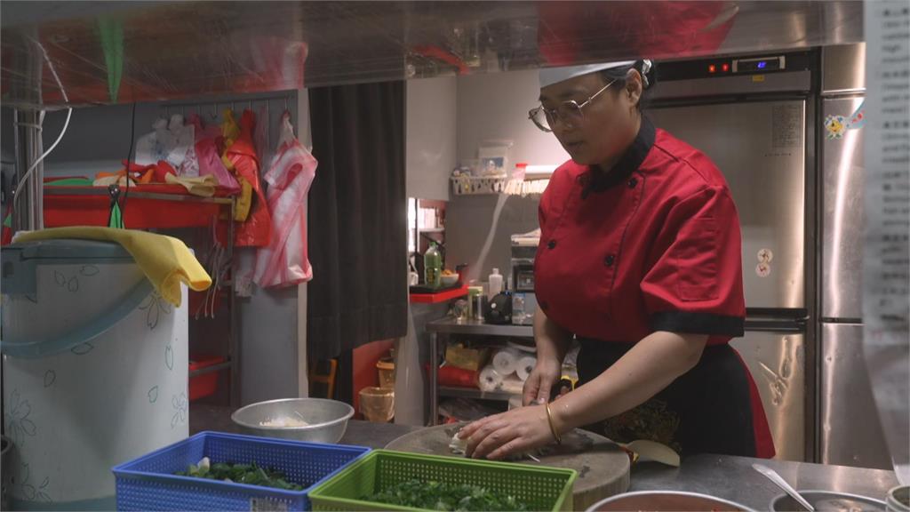 尹鳳復刻家鄉料理創業　祖傳秘制配方獨特川味