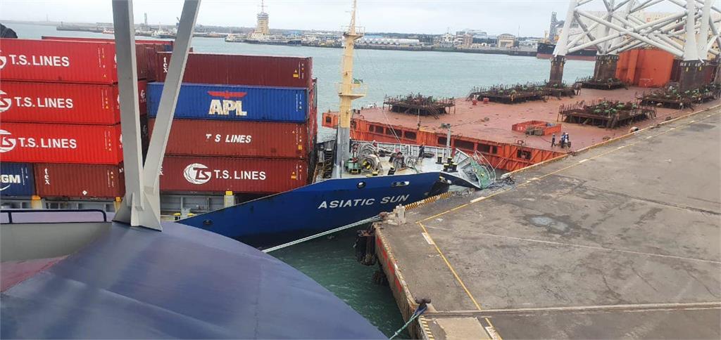 快新聞／貨櫃船直衝撞台中港碼頭　港務公司回應了
