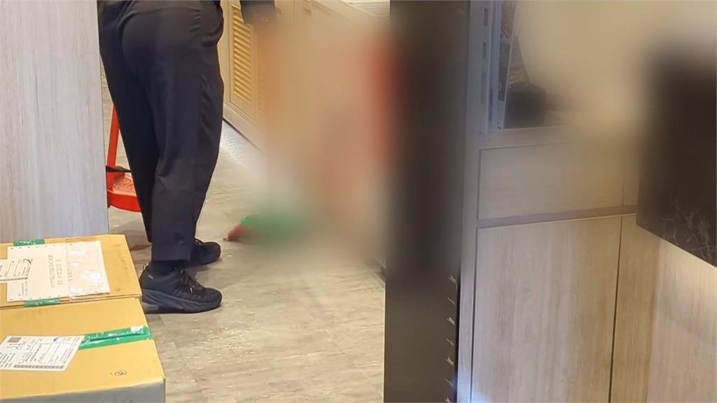 連鎖火鍋店冰淇淋碗驚見「小強」 店員冷回:消毒是政府的問題