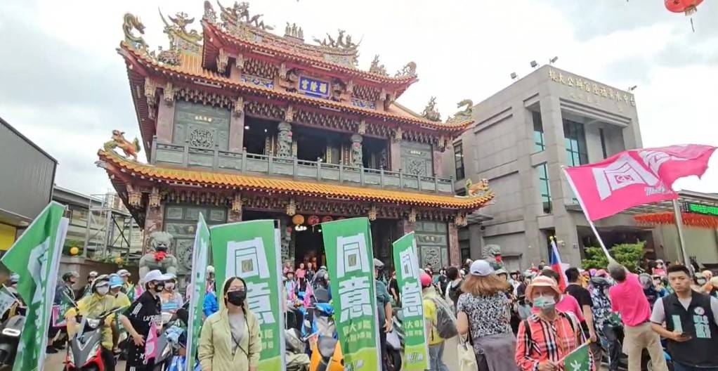 快新聞/旗海飄揚!王義川再戰北屯 罷免車隊掃街聲勢浩大