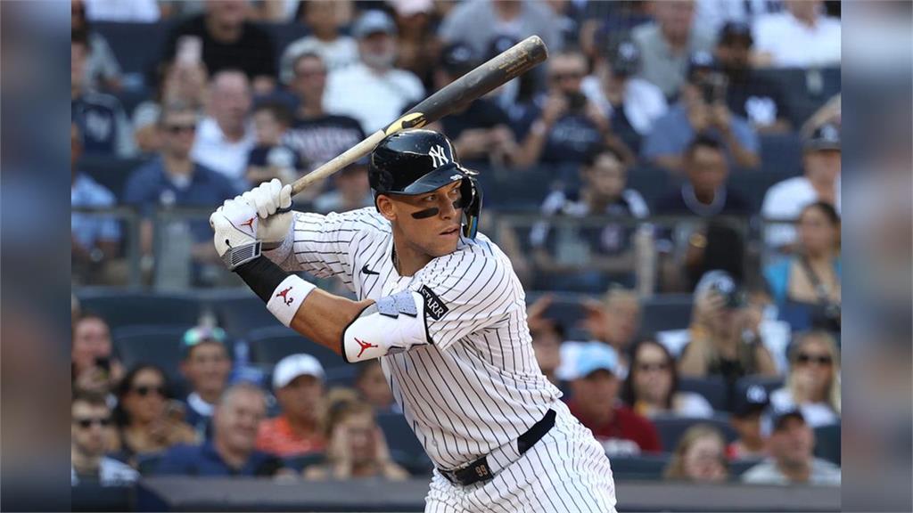 MLB/洋基菜鳥「季後賽首球首轟」背水一戰驚險退紅襪!「基襪大戰」進入G3生死戰