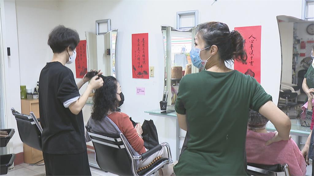 美髮工作室堅持聘請身障者　老闆曝動機：曾感受社會溫情